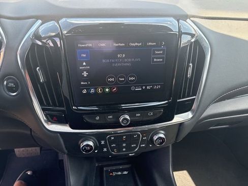 Used 2023 Chevrolet Traverse LT AWD/4WD image 8