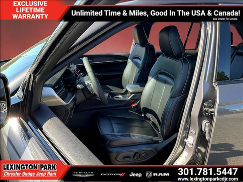Used 2025 Jeep Grand Cherokee Limited AWD/4WD image 21