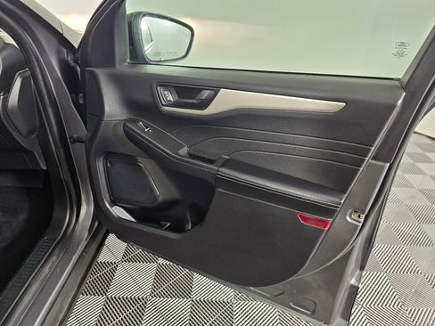 Used 2022 Ford Escape SE w/ SE Sport Appearance Package image 37