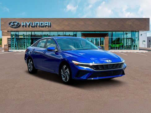 New 2025 Hyundai Elantra Limited image 11
