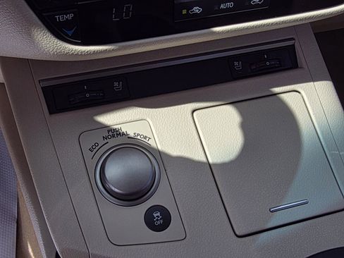 Used 2014 Lexus ES 350 w/ Premium Package image 21