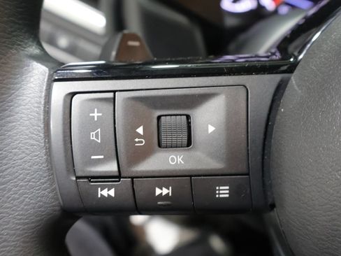 Used 2023 Nissan Rogue SV AWD/4WD image 34