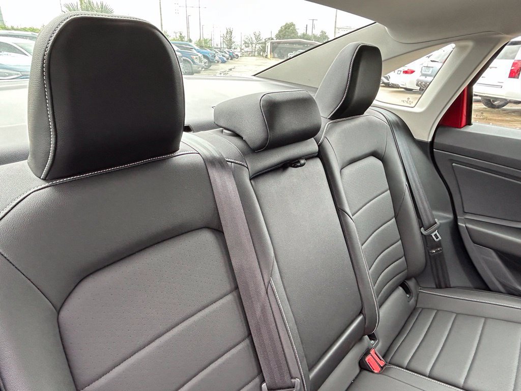 Used 2023 Volkswagen Jetta SE w/ Panoramic Sunroof Package FWD image 40