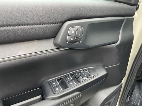 New 2025 Ford Ranger Lariat w/ Black Appearance Package image 24