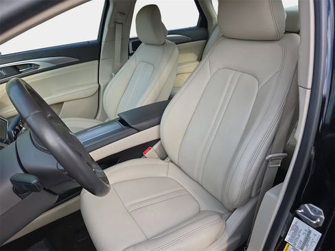 Used 2019 Lincoln MKZ Premiere image 15