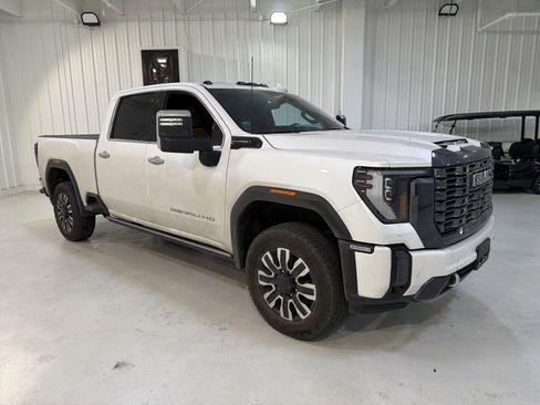 Used 2024 GMC Sierra 2500 Denali Ultimate image 7