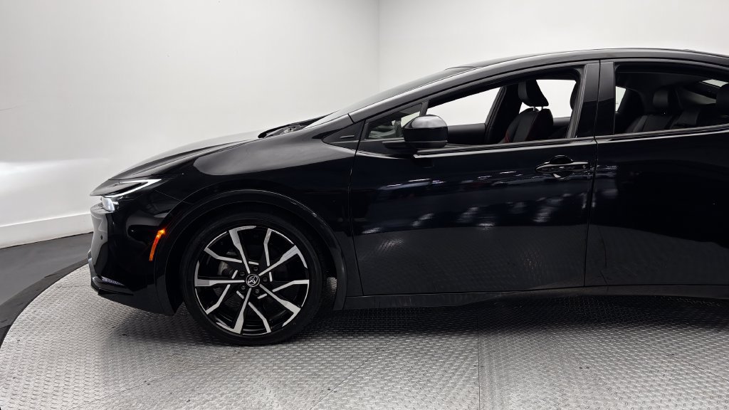 Used 2023 Toyota Prius Prime FWD image 5