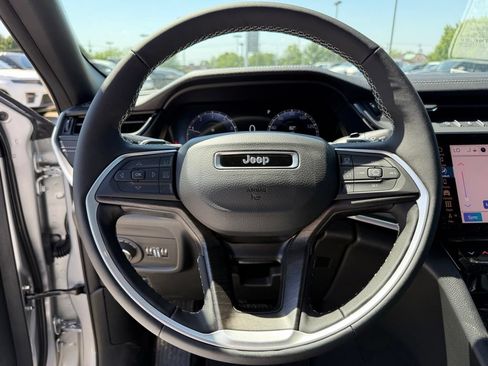 New 2026 Jeep Grand Cherokee Altitude AWD/4WD image 13