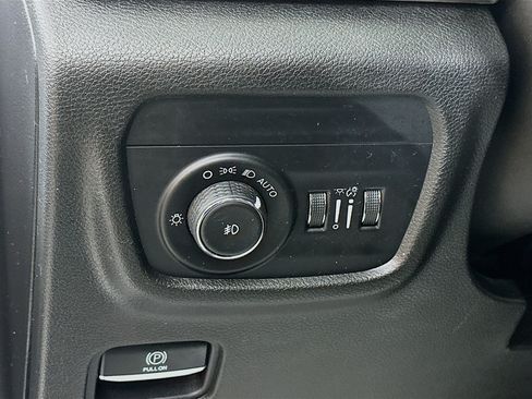 Used 2021 Jeep Grand Cherokee L Limited AWD/4WD image 10