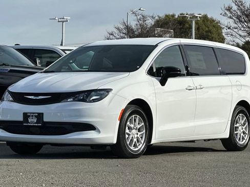 New 2026 Chrysler Voyager LX image 8
