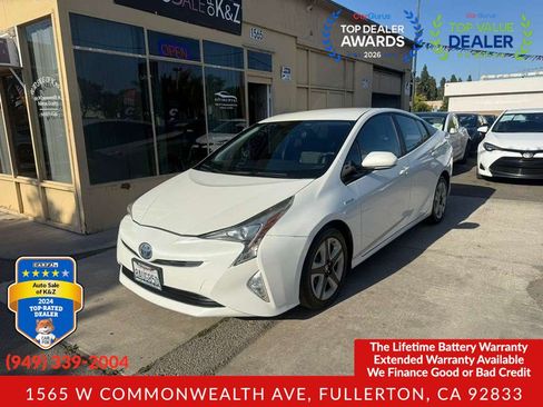 Used 2017 Toyota Prius Four Touring FWD image 10