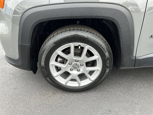 Used 2020 Jeep Renegade Latitude image 10