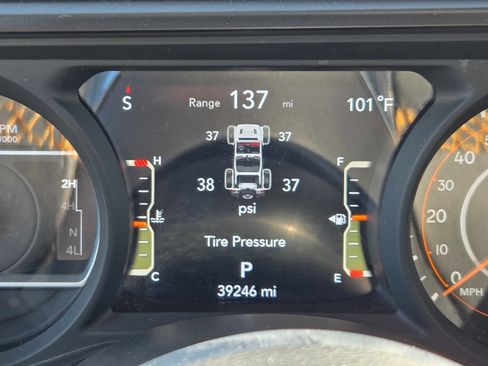 Used 2024 Jeep Wrangler Sahara image 20