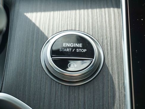 Certified 2025 Mercedes-Benz GLC 300 4MATIC image 31