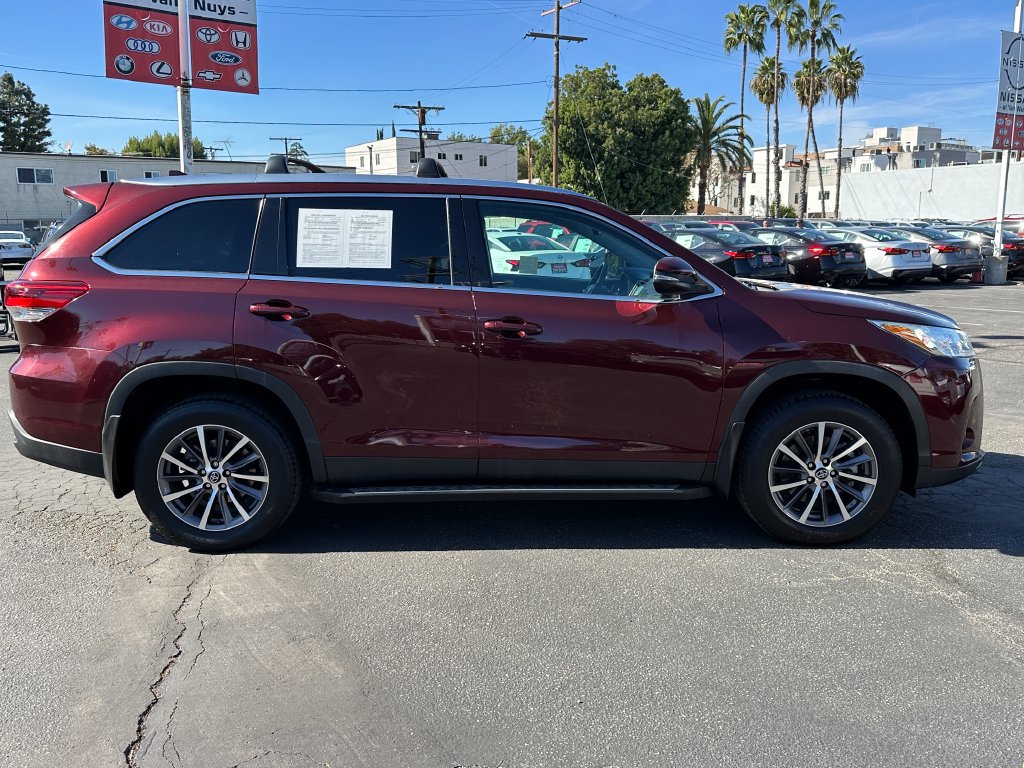 Used 2019 Toyota Highlander XLE FWD image 9