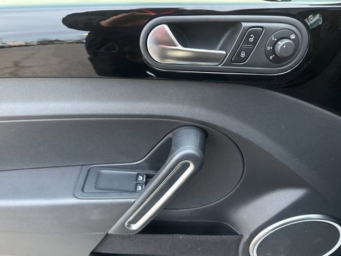 Used 2013 Volkswagen Beetle 2.5 Fender image 11