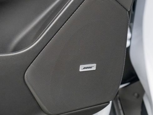 New 2025 Cadillac XT6 Luxury image 16