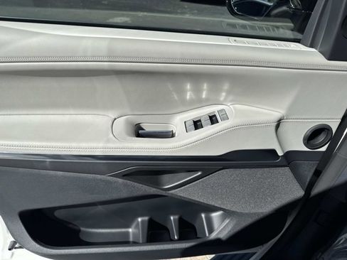 New 2026 Lincoln Navigator L Reserve AWD/4WD image 8