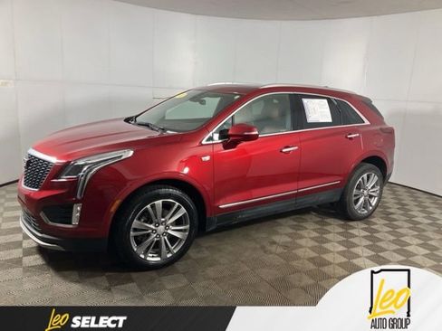 Used 2023 Cadillac XT5 Premium Luxury AWD/4WD image 2