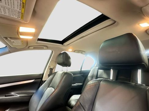 Used 2015 INFINITI Q40 AWD w/ Navigation Package image 23