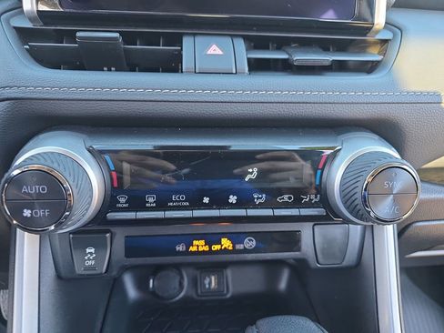 Certified 2025 Toyota RAV4 LE image 22