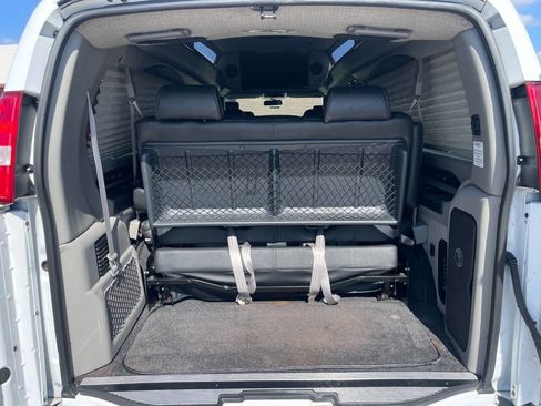 Used 2023 GMC Savana 2500 Extended image 7