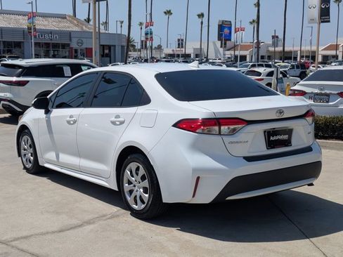 Used 2020 Toyota Corolla LE w/ Carpet Mat Package (TMS) FWD image 8