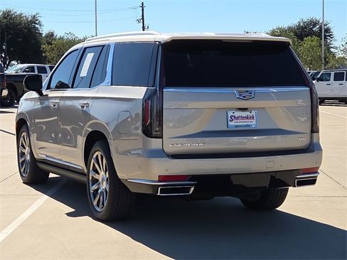 Used 2023 Cadillac Escalade Premium Luxury Platinum image 6