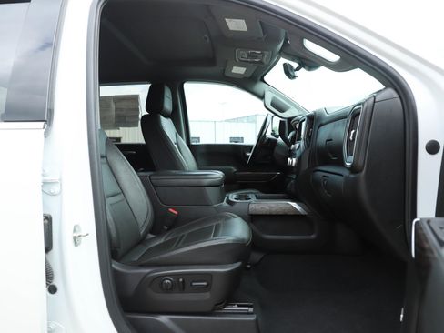 Used 2020 GMC Sierra 3500 Denali w/ Denali Ultimate Package AWD/4WD image 11