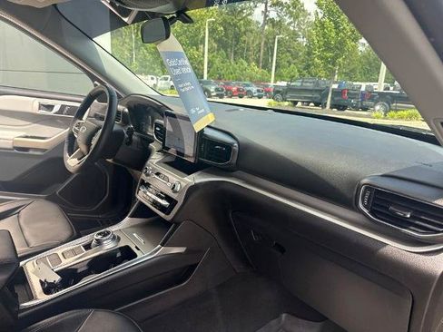Certified 2023 Ford Explorer XLT w/ Equipment Group 202A RWD image 30