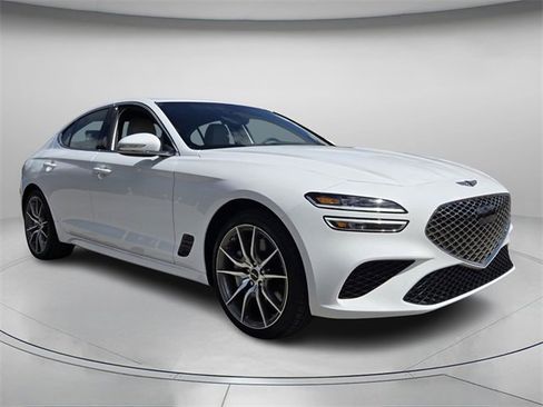 Used 2025 Genesis G70 2.5T image 8