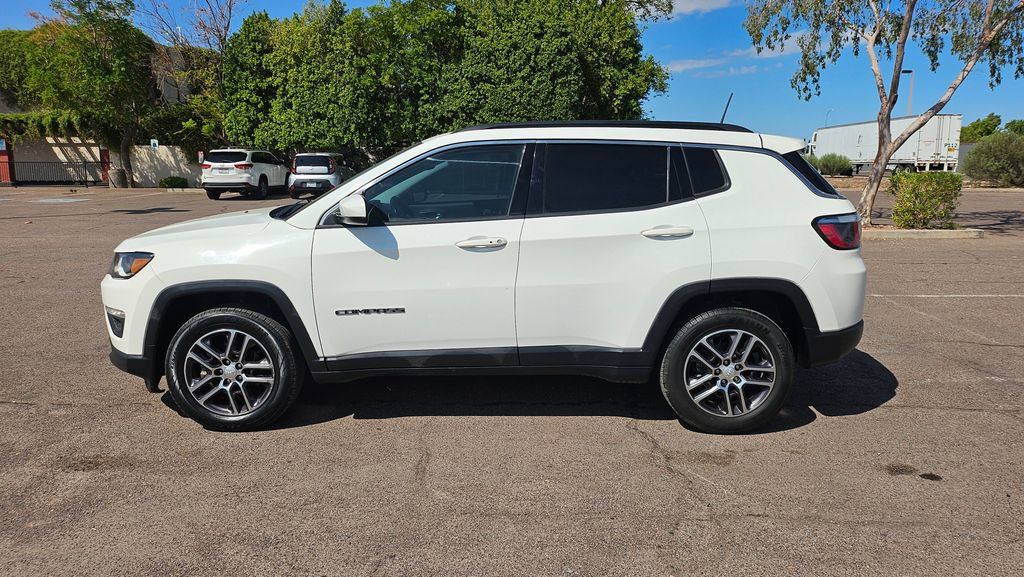Used 2017 Jeep Compass Latitude w/ Popular Equipment Group AWD/4WD image 7