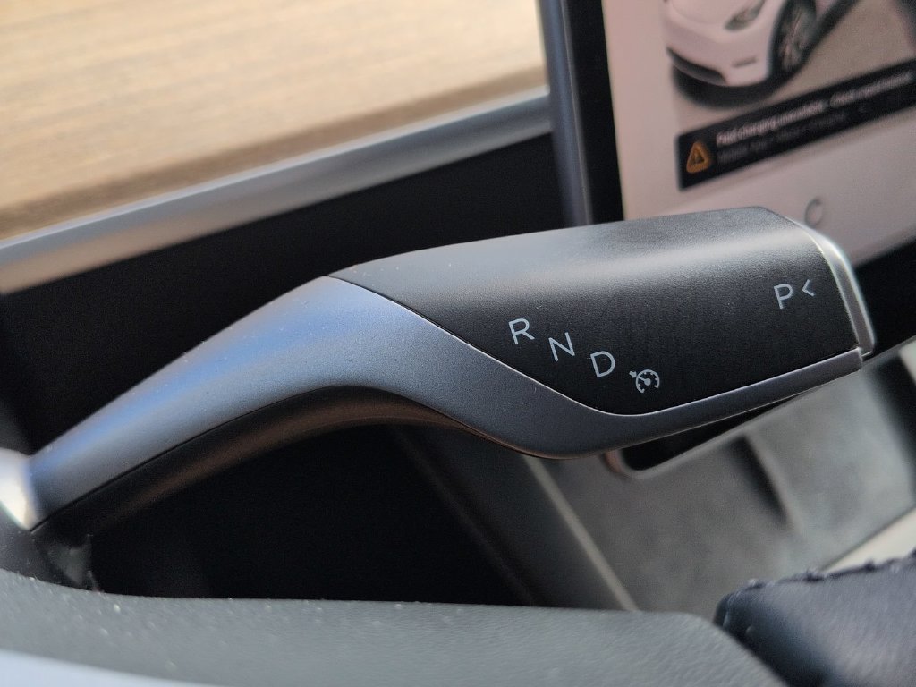 Used 2024 Tesla Model Y Long Range RWD image 25