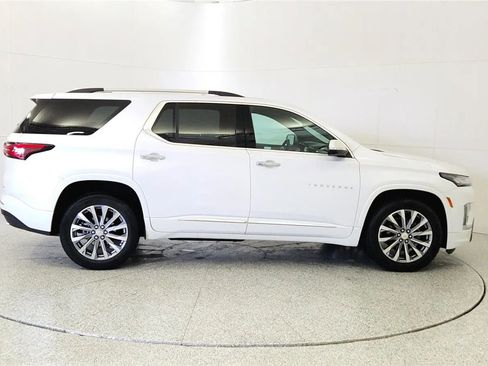Used 2023 Chevrolet Traverse Premier FWD image 8