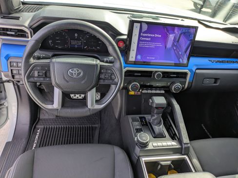 Used 2024 Toyota Tacoma TRD Sport image 17