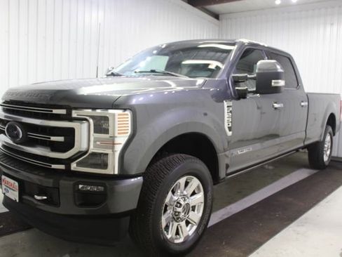 Used 2020 Ford F250 Platinum w/ FX4 Off-Road Package AWD/4WD image 3
