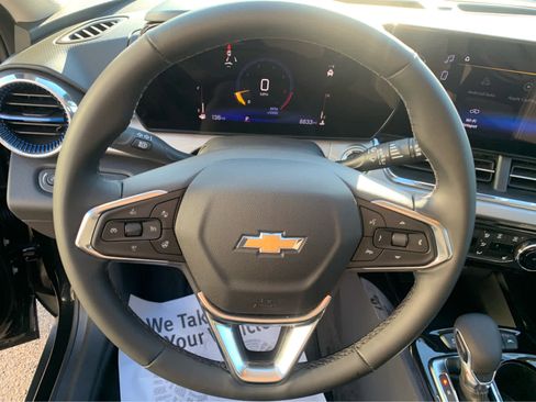 Used 2025 Chevrolet Trax LT w/ Driver Confidence Package image 15