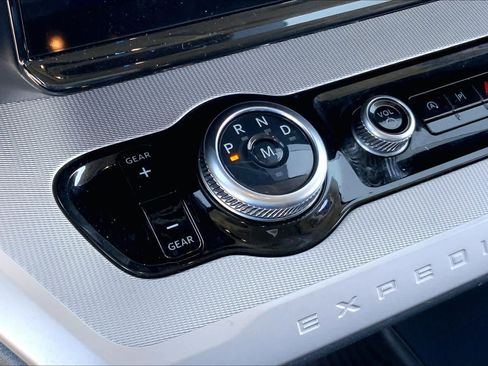 Certified 2025 Ford Expedition Active image 30