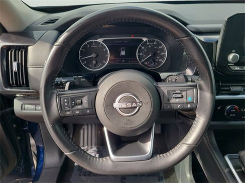 Used 2024 Nissan Pathfinder SV image 26