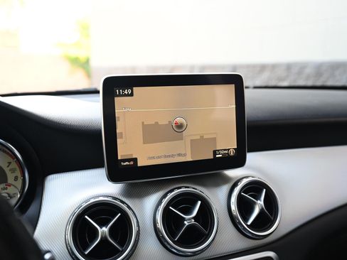 Used 2016 Mercedes-Benz GLA 250 image 25