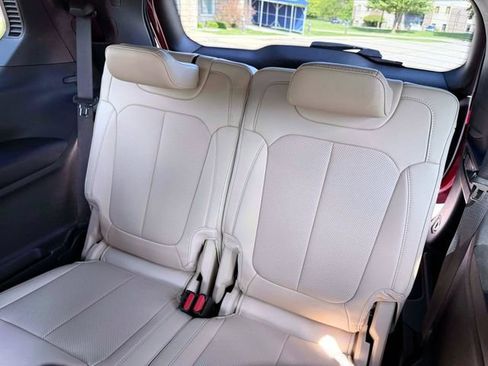 Used 2023 Jeep Grand Cherokee L Limited w/ Luxury Tech Group II AWD/4WD image 13