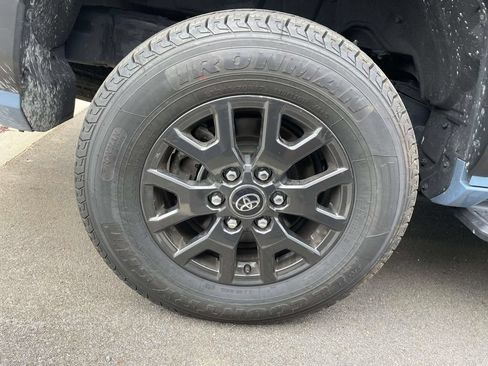 Used 2025 Toyota 4Runner SR5 AWD/4WD image 5