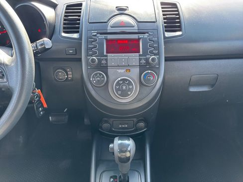 Used 2010 Kia Soul + w/ Audio Pkg image 12
