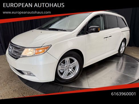 Used 2013 Honda Odyssey Touring image 1