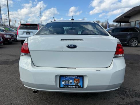 Used 2011 Ford Focus SE FWD image 6