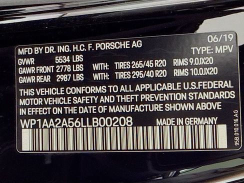 Used 2020 Porsche Macan AWD/4WD image 12
