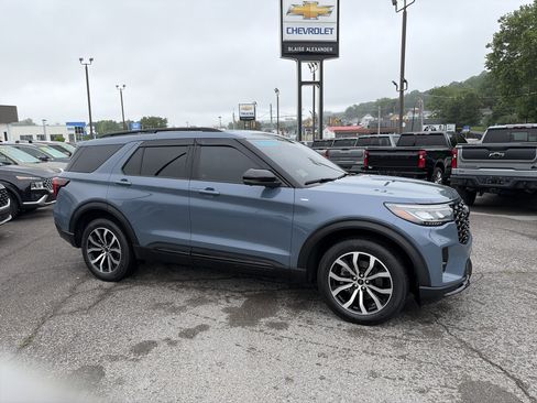 Used 2025 Ford Explorer ST-Line AWD/4WD image 1