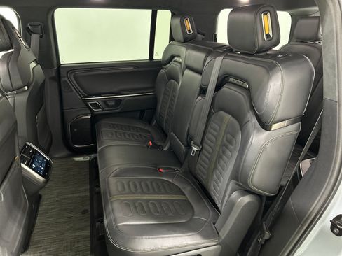 Used 2024 Rivian R1S Adventure AWD/4WD image 21