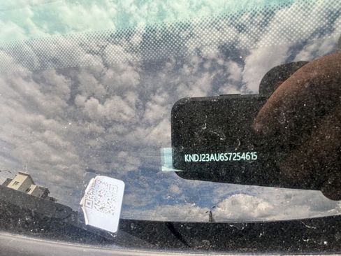 Used 2025 Kia Soul LX w/ LX Technology Package FWD image 9