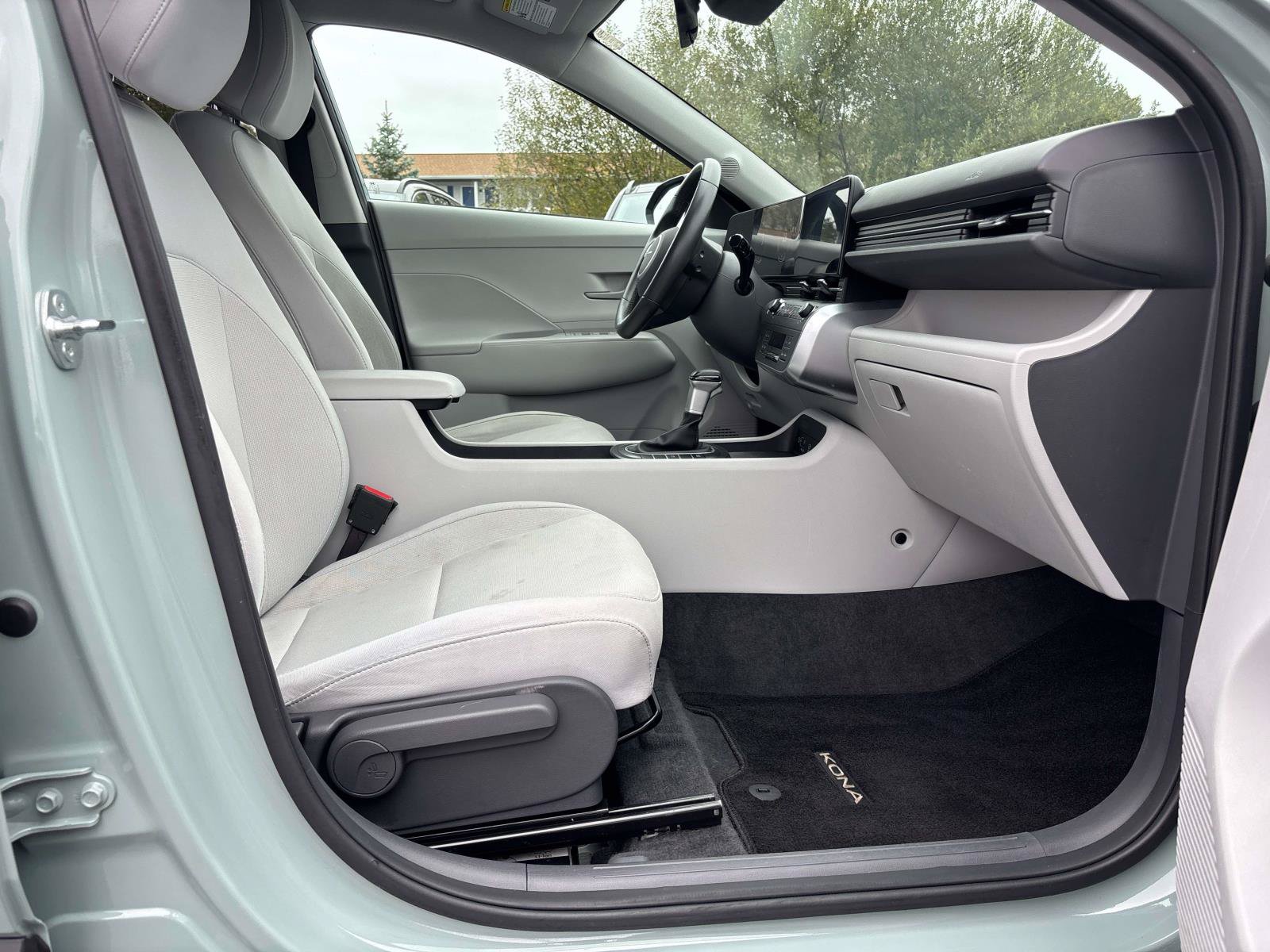 Certified 2024 Hyundai Kona SEL AWD/4WD image 16